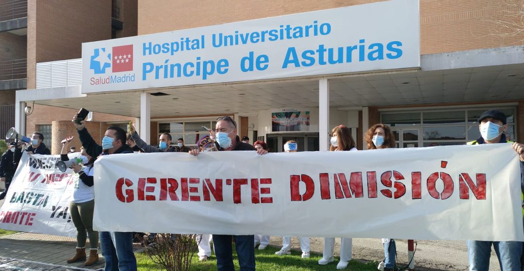 Protesta para pedir la dimisión de la gerente del HUPA Protesta para pedir la dimisión de la gerente del HUPA