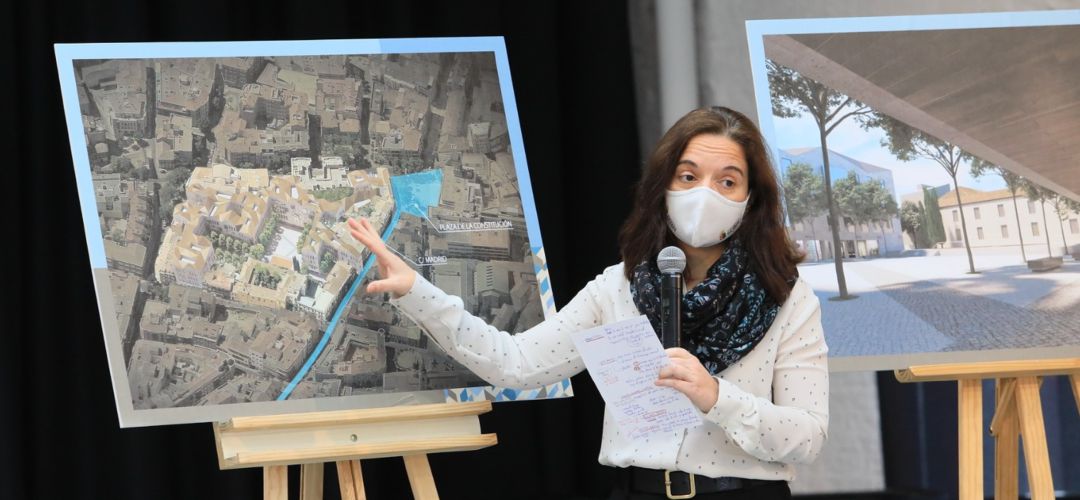 La alcaldesa de Getafe durante la presentación del proyecto de remodelación de la zona centro de la ciudad. La alcaldesa de Getafe durante la presentación del proyecto de remodelación de la zona centro de la ciudad.