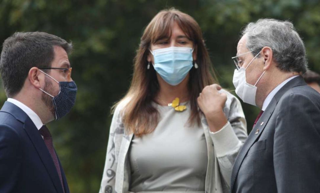ERC y Junts se reúnen para formar gobierno. ERC y Junts se reúnen para formar gobierno.
