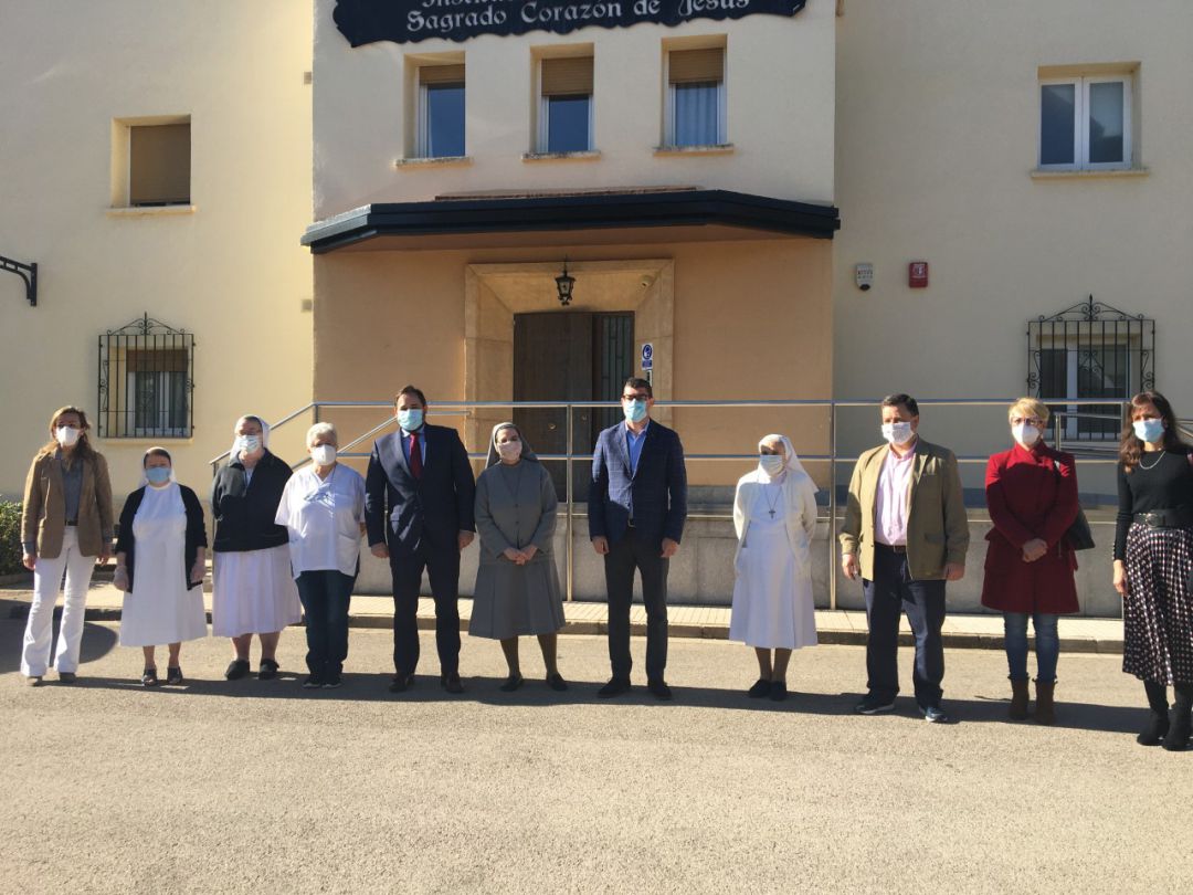 Paco Núñez en la visita a la Institución benéfica del Sagrado Corazón de Jesús, el Cotolengo, en Albacete. Paco Núñez en la visita a la Institución benéfica del Sagrado Corazón de Jesús, el Cotolengo, en Albacete.