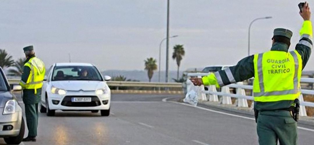 Control de Guardia Civil de Tráfico. Control de Guardia Civil de Tráfico.