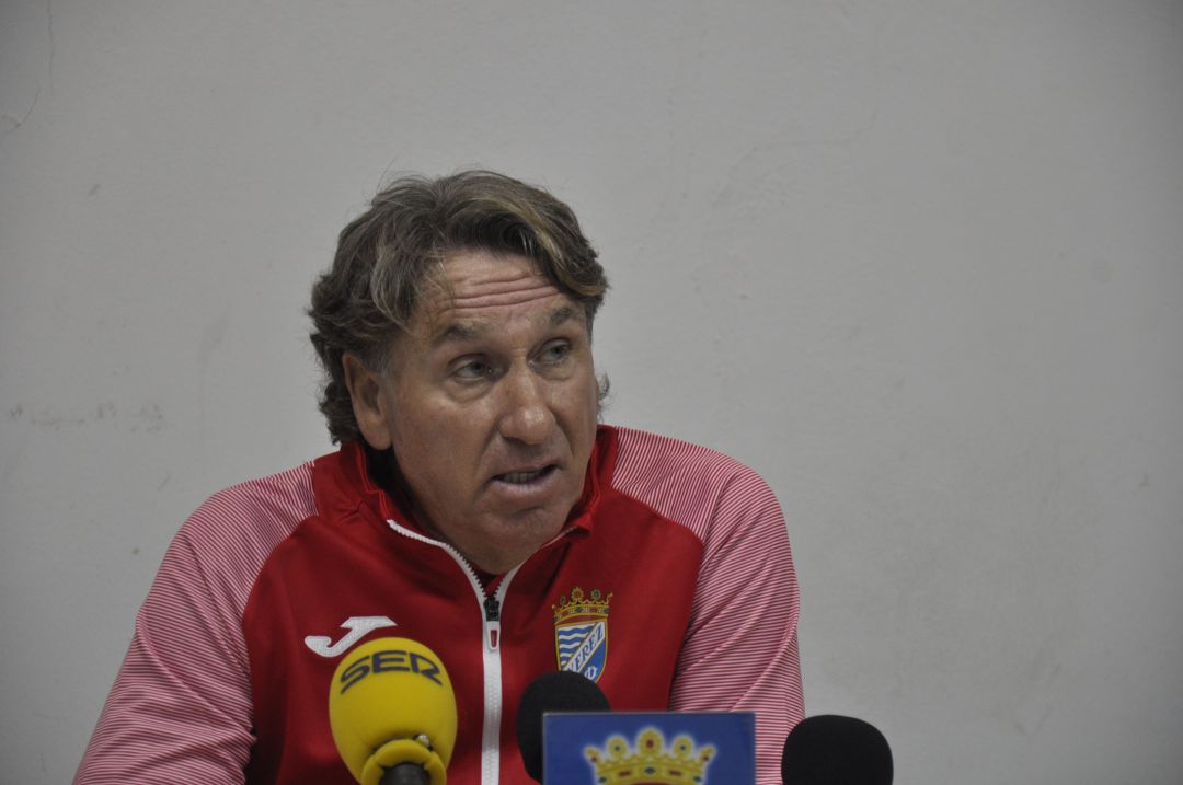Esteban Vigo durante la rueda de prensa en La Juventud Esteban Vigo durante la rueda de prensa en La Juventud