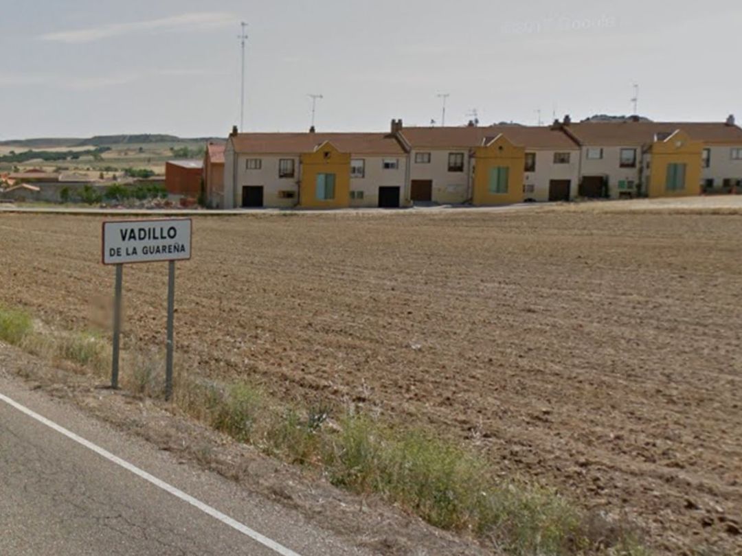 Señal de poblado en Vadillo de La Guareña Señal de poblado en Vadillo de La Guareña