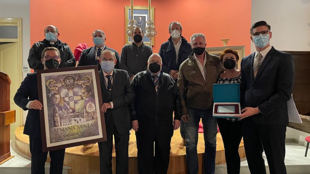 Autoridades, amigos y familiares de Antonio Boiso, autor del cartel de Semana Santa Andújar 2021. Autoridades, amigos y familiares de Antonio Boiso, autor del cartel de Semana Santa Andújar 2021.