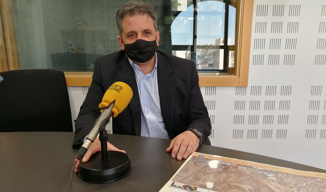 El alcalde de Parla, Ramón Jurado, recuerda que los planos y el presupuesto de la segunda estación de Cercanías datan del año 2007 y desde entonces no se ha producido ningún avance El alcalde de Parla, Ramón Jurado, recuerda que los planos y el presupuesto de la segunda estación de Cercanías datan del año 2007 y desde entonces no se ha producido ningún avance