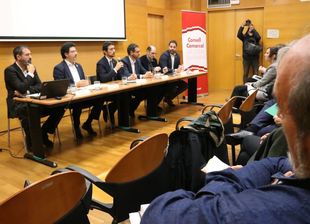 Presentació del Pla Específic de Mobilitat del Vallès. Febrer 2020 Presentació del Pla Específic de Mobilitat del Vallès. Febrer 2020