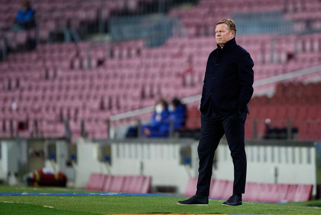 Koeman, durante el Barcelona - PSG Koeman, durante el Barcelona - PSG