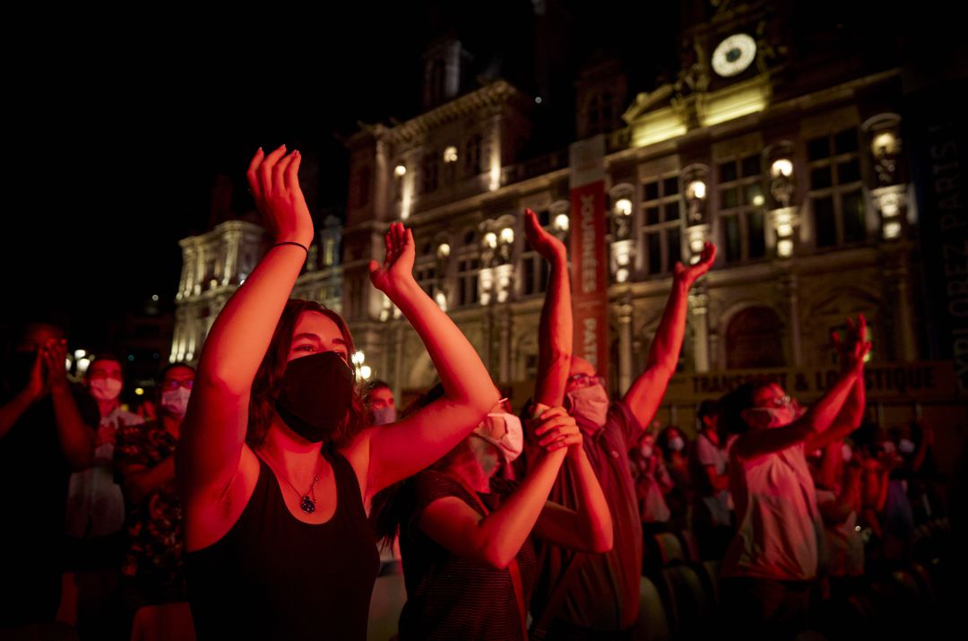 Parisinos disfrutan un concierto gratuito en los últimos días del verano de 2020 (Archivo) Parisinos disfrutan un concierto gratuito en los últimos días del verano de 2020 (Archivo)
