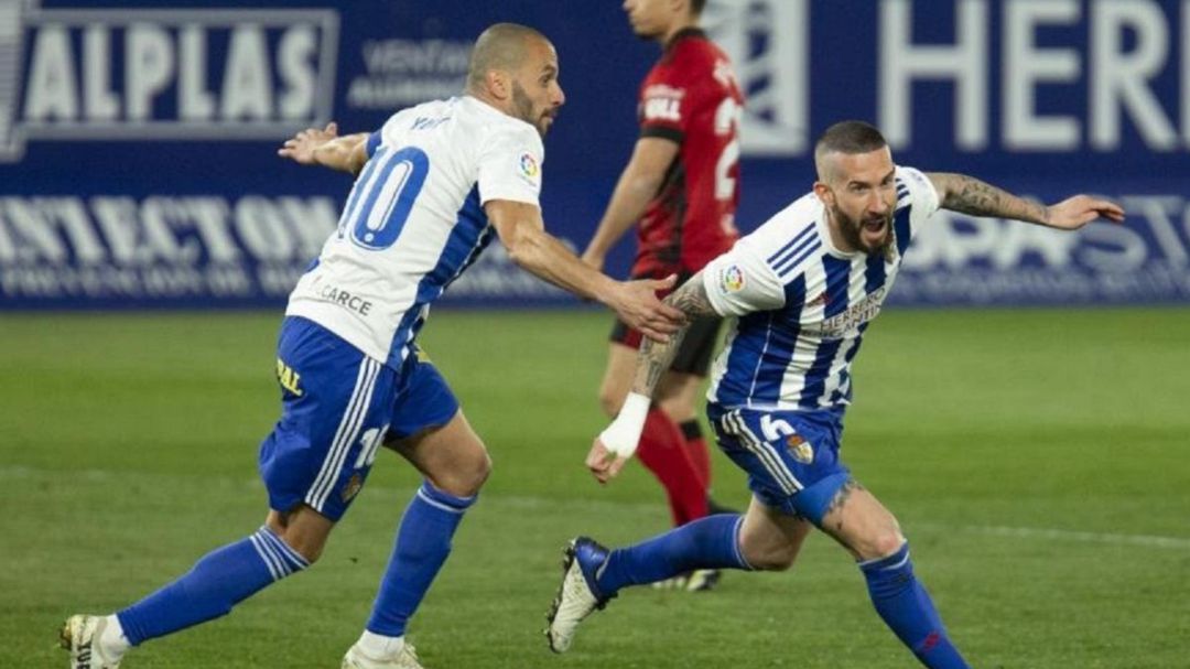 La Deportiva derrotó al Mirandés en un gran partido de los blanquiazules. La Deportiva derrotó al Mirandés en un gran partido de los blanquiazules.