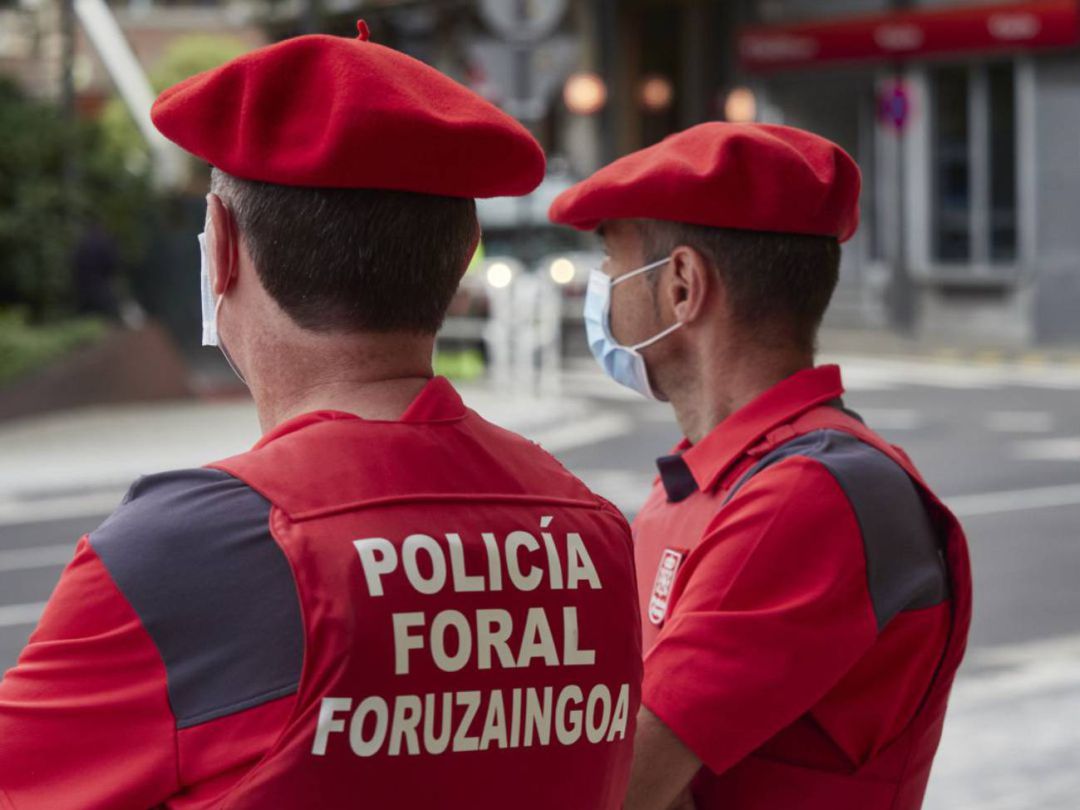 Agentes de la Policía Foral Agentes de la Policía Foral