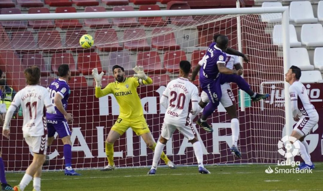 Momento en el que Babin logra el 0-1 en el Carlos Belmonte. Momento en el que Babin logra el 0-1 en el Carlos Belmonte.