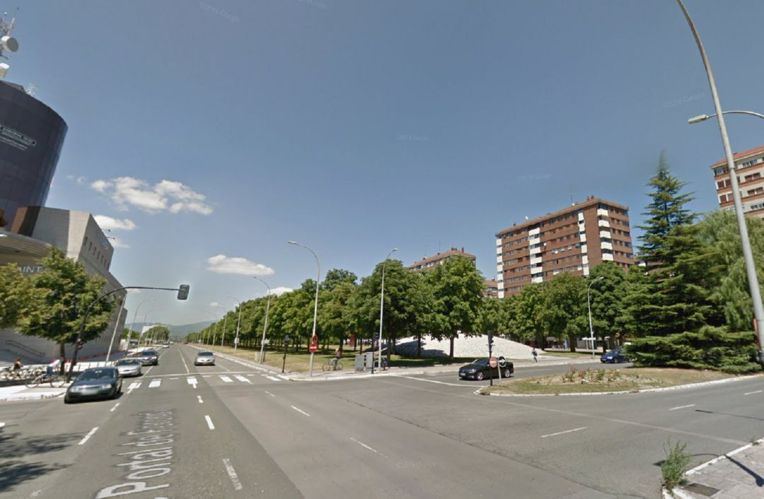Fallece de un disparo el hombre que se había atrincherado en Vitoria. Fallece de un disparo el hombre que se había atrincherado en Vitoria.