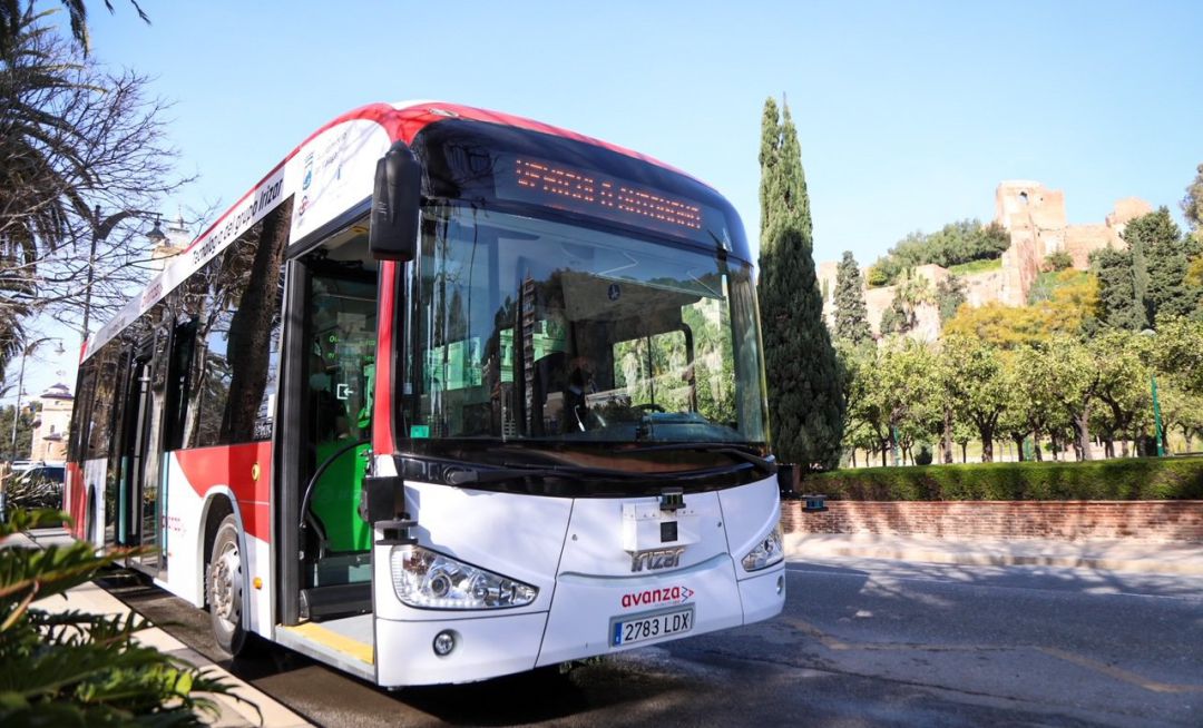 Primer autobús autónomo que circula por las calles de Málaga en una situación de tráfico real. Primer autobús autónomo que circula por las calles de Málaga en una situación de tráfico real.