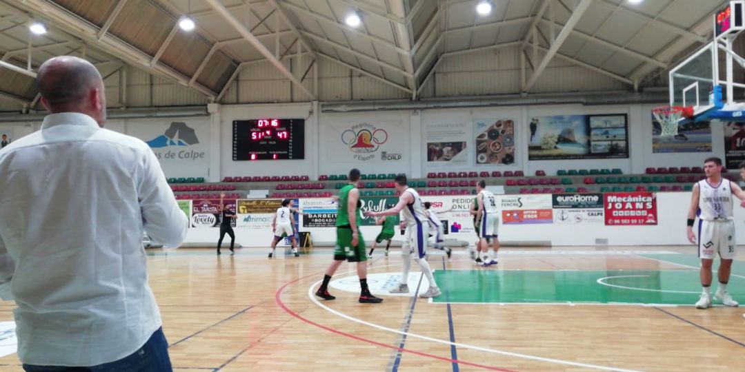 El equipo gandiense juega ante la atenta mirada de Víctor Rubio El equipo gandiense juega ante la atenta mirada de Víctor Rubio