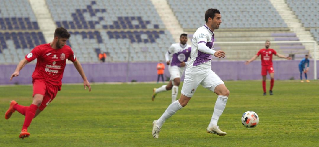 Instante del derbi disputado este domingo Instante del derbi disputado este domingo
