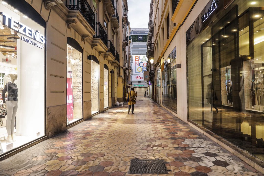 Todos los comercios no esenciales están cerrados a partir de las seis de la tarde desde el 21 de enero en la Comunitat Valenciana. Todos los comercios no esenciales están cerrados a partir de las seis de la tarde desde el 21 de enero en la Comunitat Valenciana.