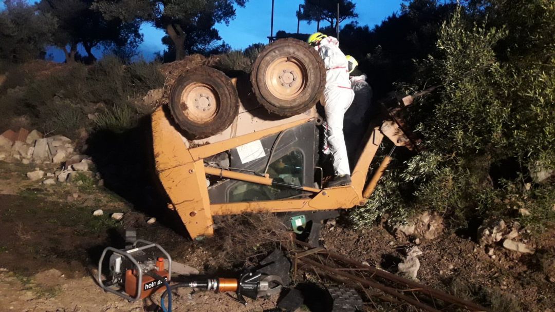 Fallece el conductor de una máquina excavadora al caer por un terraplén en explotación ganadera en Estadilla.
DIPUTACIÓN DE HUESCA
Fallece el conductor de una máquina excavadora al caer por un terraplén en explotación ganadera en Estadilla.
DIPUTACIÓN DE HUESCA
