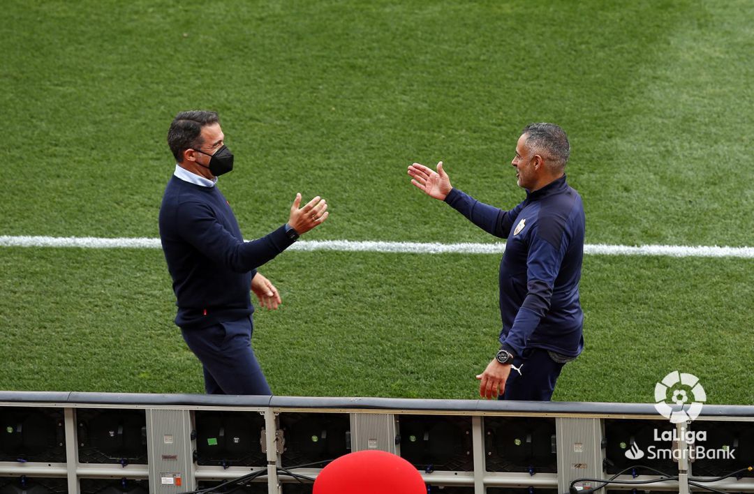 Luis García Plaza saludando a José Gomes en Son Moix. Luis García Plaza saludando a José Gomes en Son Moix.