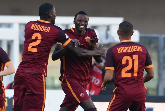 Sadiq celebra su primer gol como profesional con la camiseta de la Roma. Sadiq celebra su primer gol como profesional con la camiseta de la Roma.