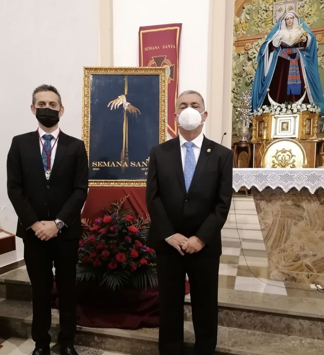 Vicente Tamayo Garvayo, autor del cartel junto a su padre, presentador del mismo y gran cofrade motrileño, Vicente Tamayo Jiménez Vicente Tamayo Garvayo, autor del cartel junto a su padre, presentador del mismo y gran cofrade motrileño, Vicente Tamayo Jiménez
