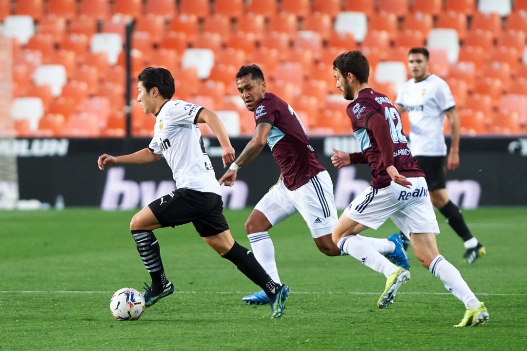 Lee Kang-In of Valencia CF and Renato Tapia of Celta de Vigo during the La Liga mach between Valencia al RC Celta de Vigo at Estadio de Mestalla on 20 February, 2021 in Valencia, Spain
AFP7
ONLY FOR USE IN SPAIN Lee Kang-In of Valencia CF and Renato Tapia of Celta de Vigo during the La Liga mach between Valencia al RC Celta de Vigo at Estadio de Mestalla on 20 February, 2021 in Valencia, Spain
AFP7
ONLY FOR USE IN SPAIN