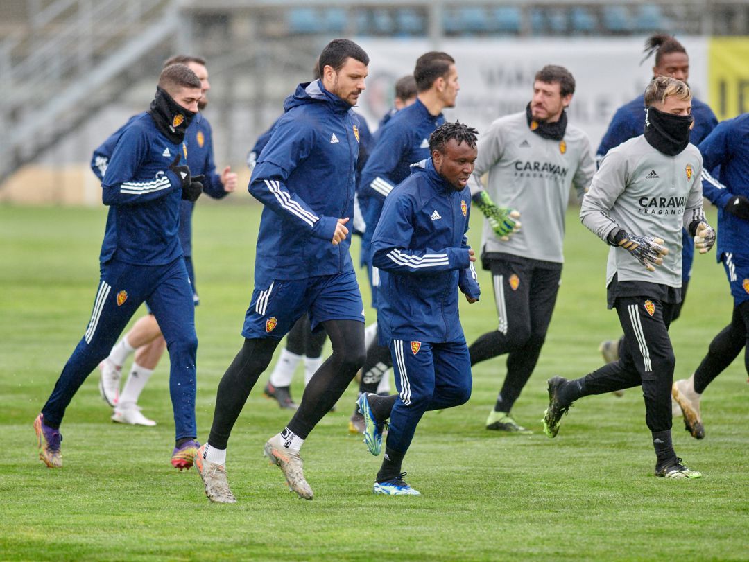 La plantilla del Real Zaragoza durante un entrenamiento de la semana en la Ciudad Deportiva La plantilla del Real Zaragoza durante un entrenamiento de la semana en la Ciudad Deportiva