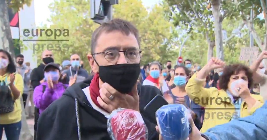 El cofundador de Podemos Juan Carlos Monedero en una imagen de archivo en una protesta en Puente de Vallecas contra las medidas restrictivas en los barrios del sur aprobadas en Madrid. El cofundador de Podemos Juan Carlos Monedero en una imagen de archivo en una protesta en Puente de Vallecas contra las medidas restrictivas en los barrios del sur aprobadas en Madrid.
