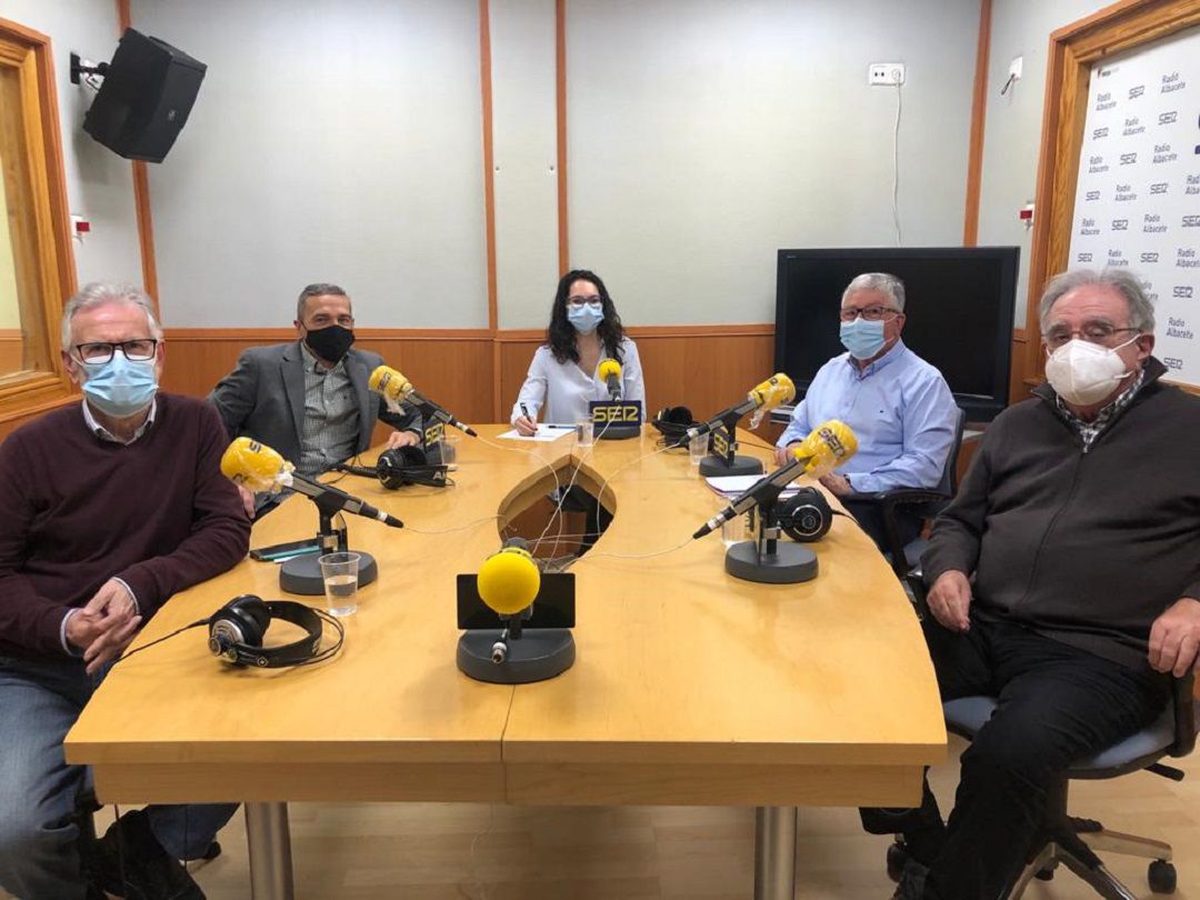 Pepe López, Manuel Ortíz, Juan Antonio Mata y Salvador Jiménez en el especial de Hoy por hoy en el 40 aniversario del 23F. Pepe López, Manuel Ortíz, Juan Antonio Mata y Salvador Jiménez en el especial de Hoy por hoy en el 40 aniversario del 23F.