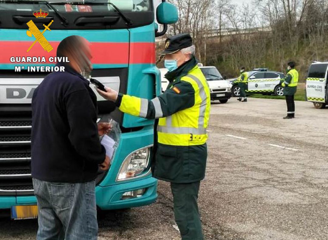 El conductor sextuplicó la tasa de alcoholemia El conductor sextuplicó la tasa de alcoholemia