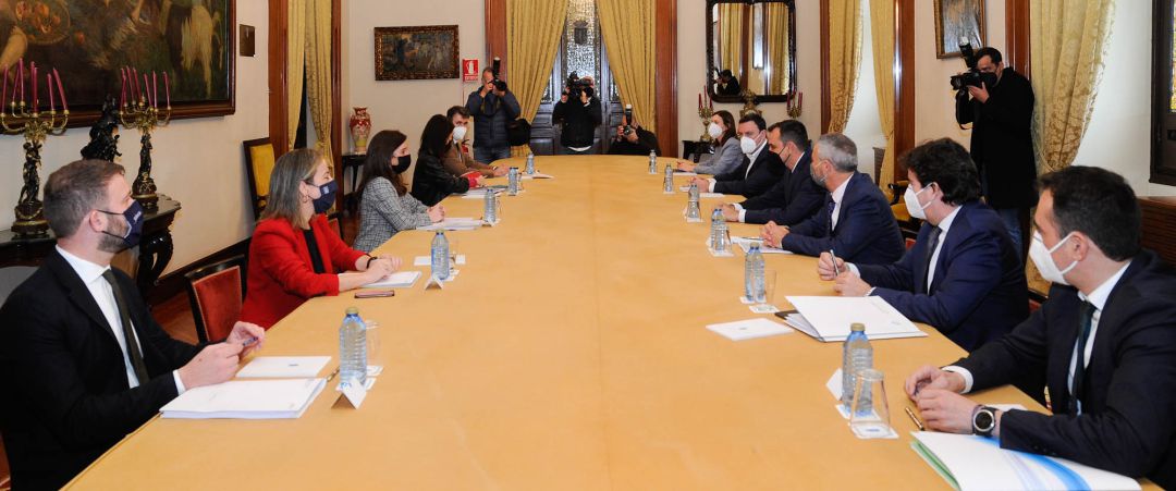 Reunión para analizar el futuro del puerto de A Coruña Reunión para analizar el futuro del puerto de A Coruña