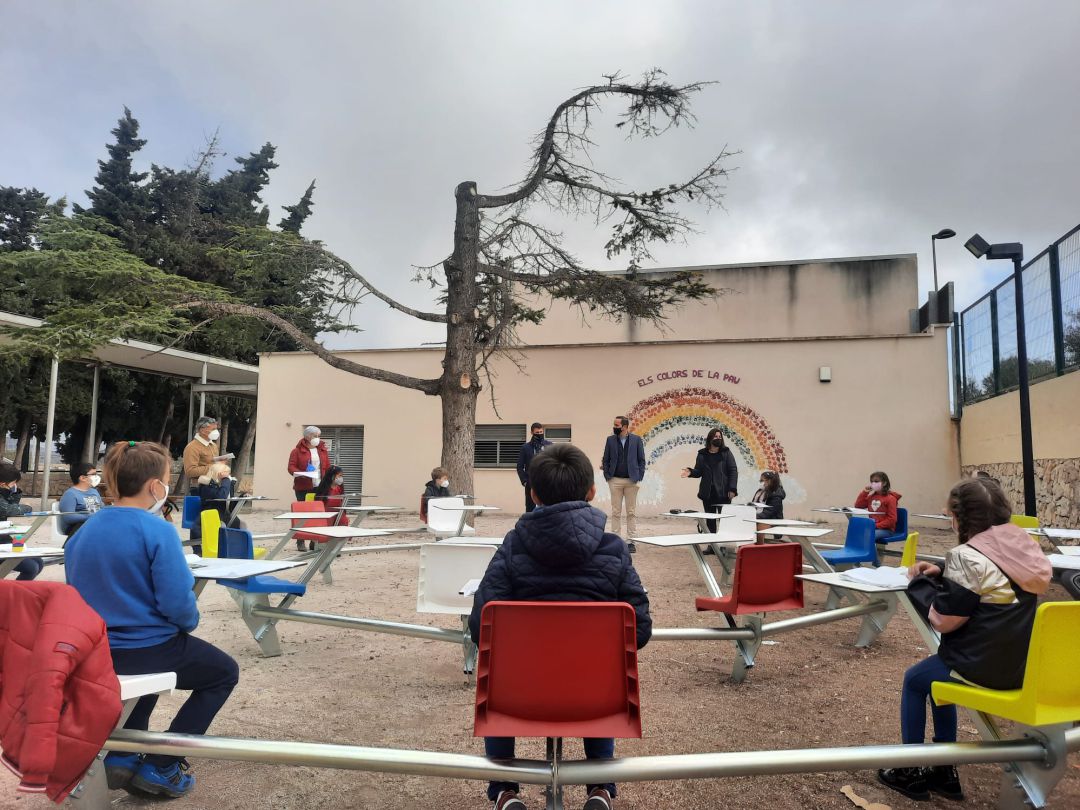 Benissa estrena aulas en los patios de sus centros educativos Benissa estrena aulas en los patios de sus centros educativos