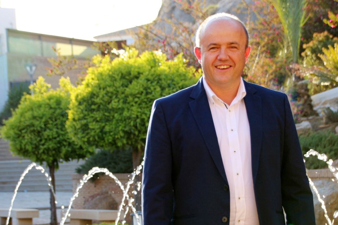 Antonio García, alcalde en funciomes de Alhama de Murcia. Antonio García, alcalde en funciomes de Alhama de Murcia.