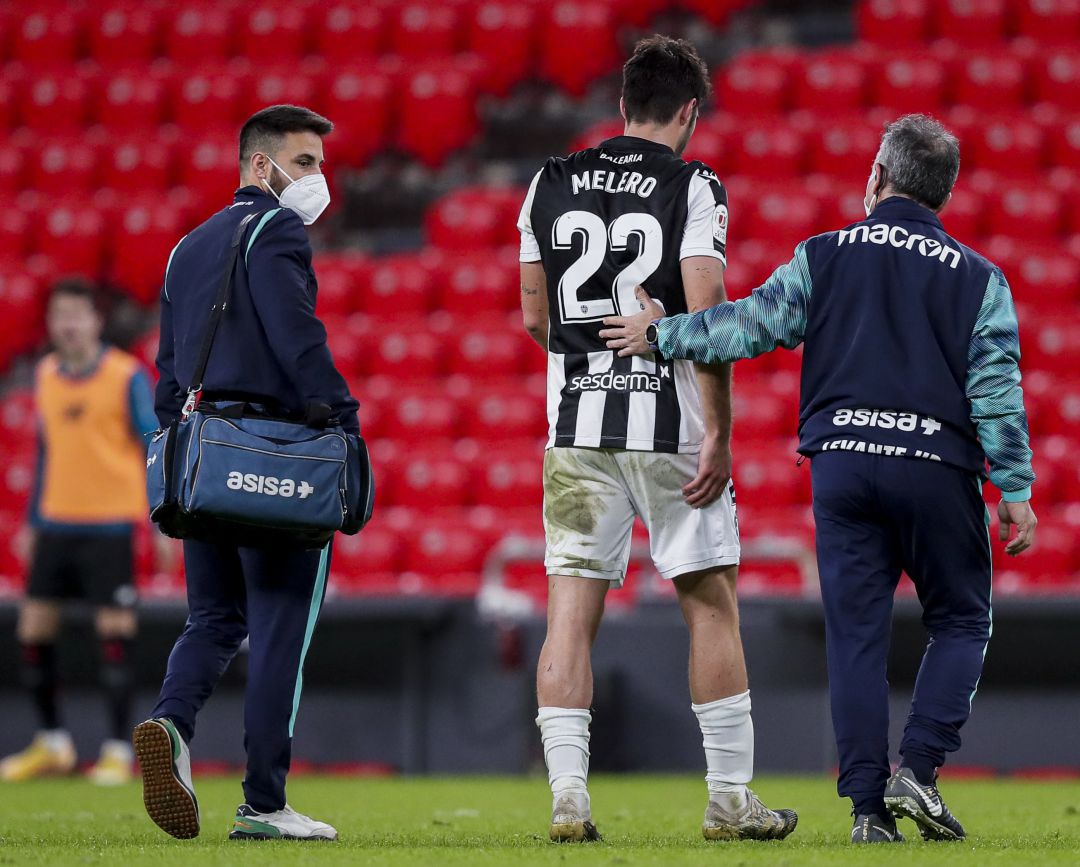 Melero abandona lesionado San Mamés Melero abandona lesionado San Mamés