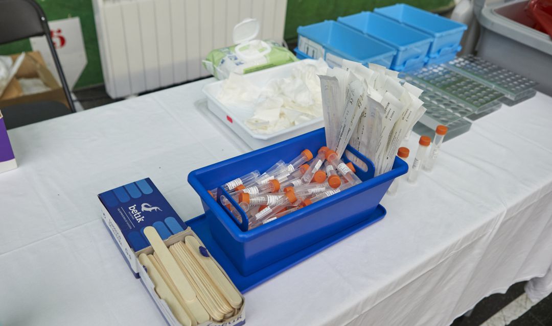 Material para la realización de pruebas PCR . Material para la realización de pruebas PCR .