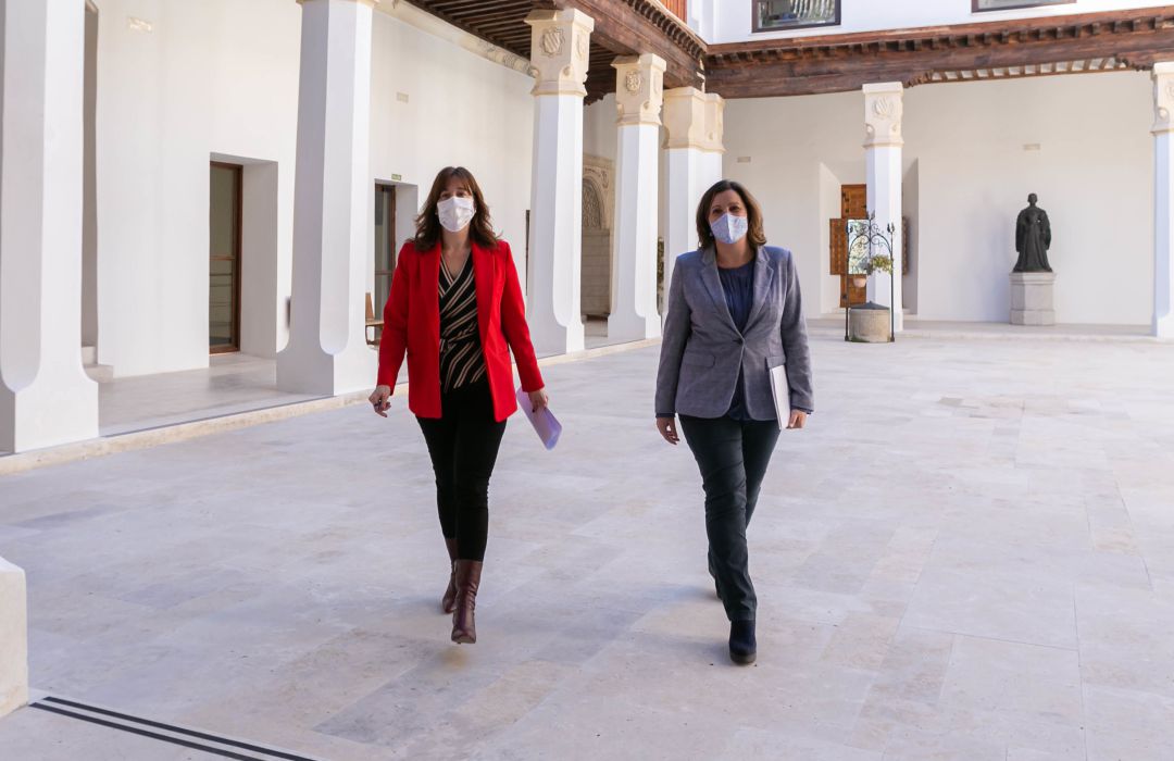 La consejera de Igualdad y portavoz del Gobierno regional, Blanca Fernández, y la consejera de Economía, Empresas y Empleo, Patricia Franco La consejera de Igualdad y portavoz del Gobierno regional, Blanca Fernández, y la consejera de Economía, Empresas y Empleo, Patricia Franco