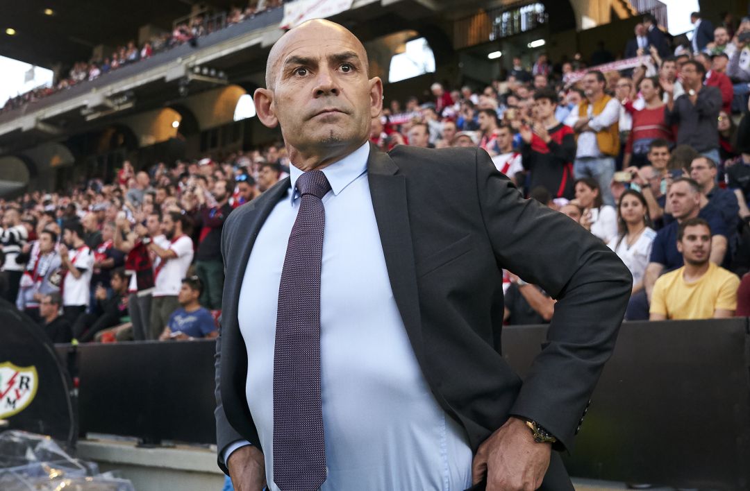 Paco Jémez, en 2019, en el banquillo del Rayo Vallecano Paco Jémez, en 2019, en el banquillo del Rayo Vallecano