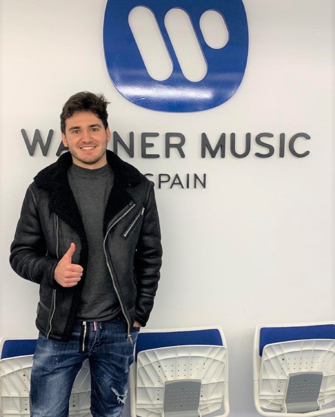 Pepe Bernabé, afronta una nueva etapa musical de la mano de Warner Music Pepe Bernabé, afronta una nueva etapa musical de la mano de Warner Music