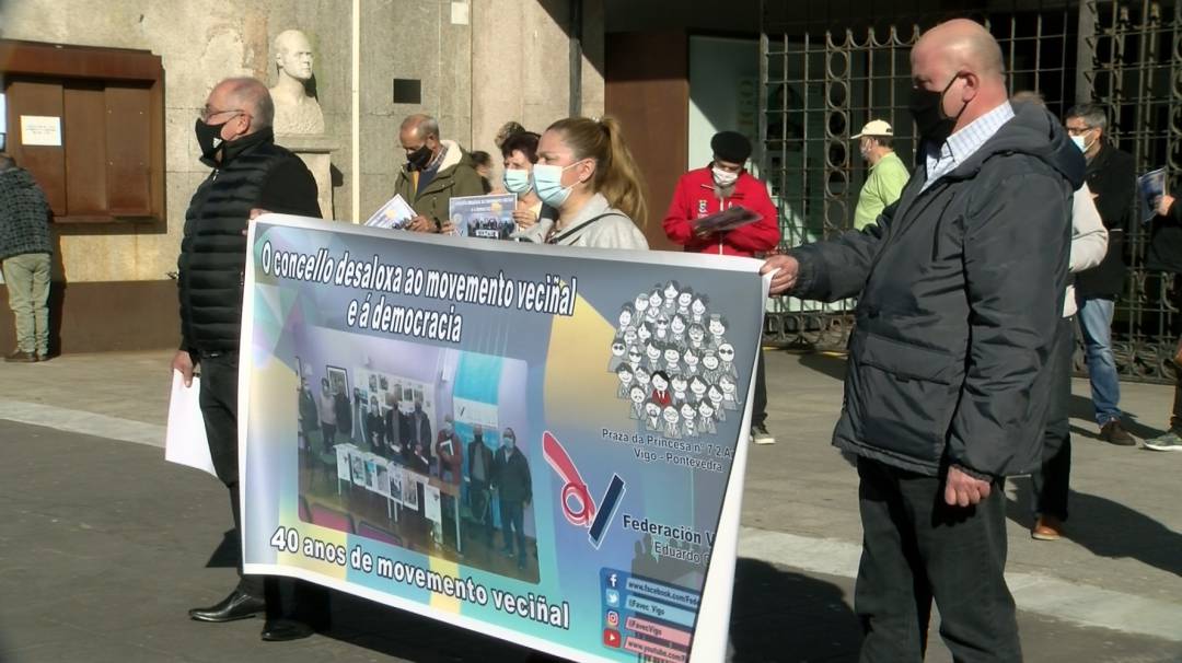 La movilización coincidió con la celebración del pleno municipal. La movilización coincidió con la celebración del pleno municipal.