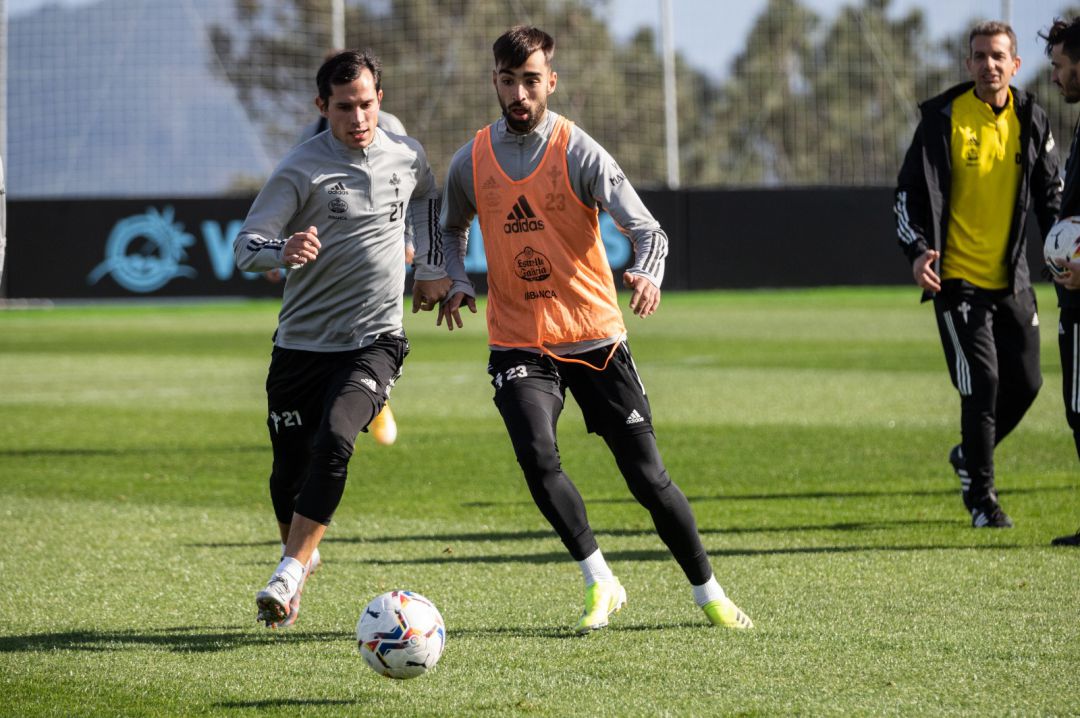 Brais Méndez y Solari en un entrenamiento Brais Méndez y Solari en un entrenamiento