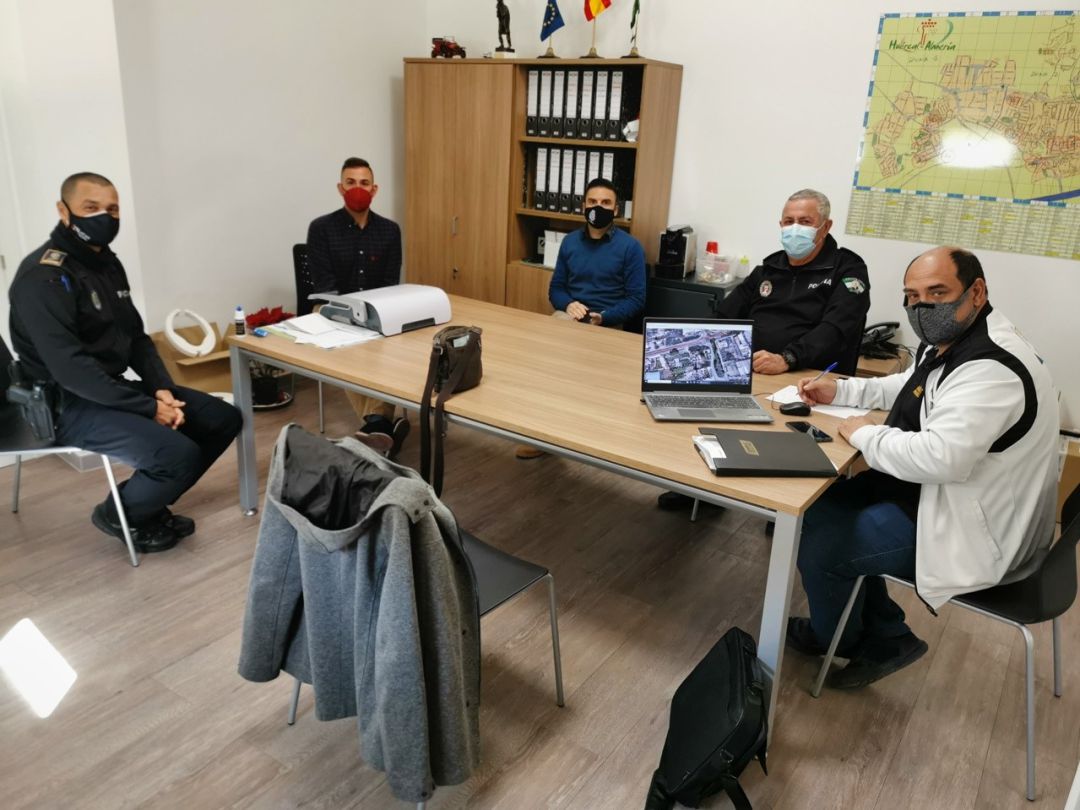 Comienzan los preparativos para la gran carrera almeriense. Comienzan los preparativos para la gran carrera almeriense.