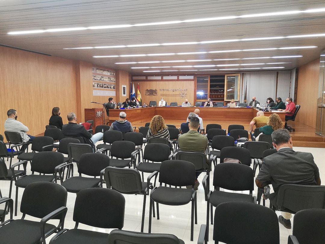 Momento del pleno del lunes que derivó en la polémica en Facebook Momento del pleno del lunes que derivó en la polémica en Facebook