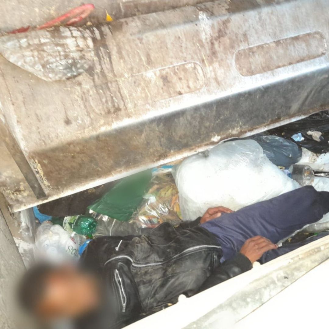 Persona encontrada en un camión de la basura en San Bartolomé de Tirajana. Persona encontrada en un camión de la basura en San Bartolomé de Tirajana.