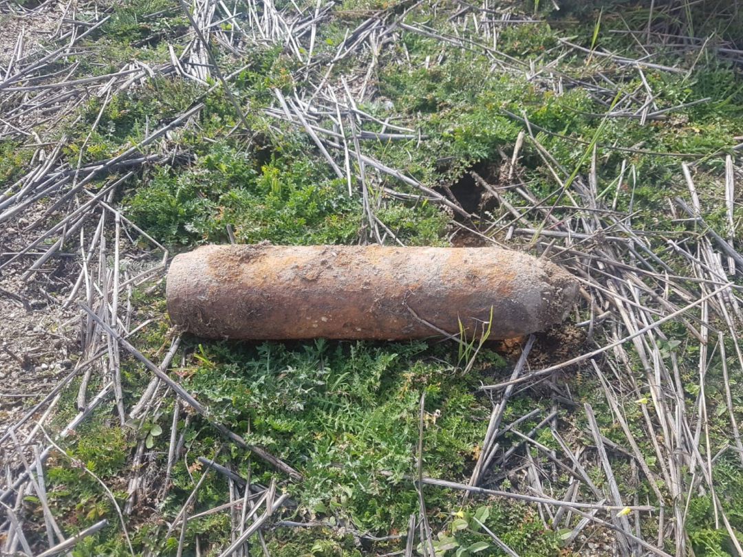 Proyectil detonado por la Guardia Civil en Arroyomolinos Proyectil detonado por la Guardia Civil en Arroyomolinos