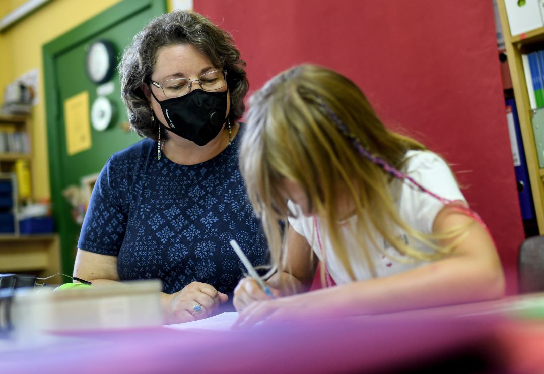 Los docentes se suman este viernes al proceso de vacunación Los docentes se suman este viernes al proceso de vacunación