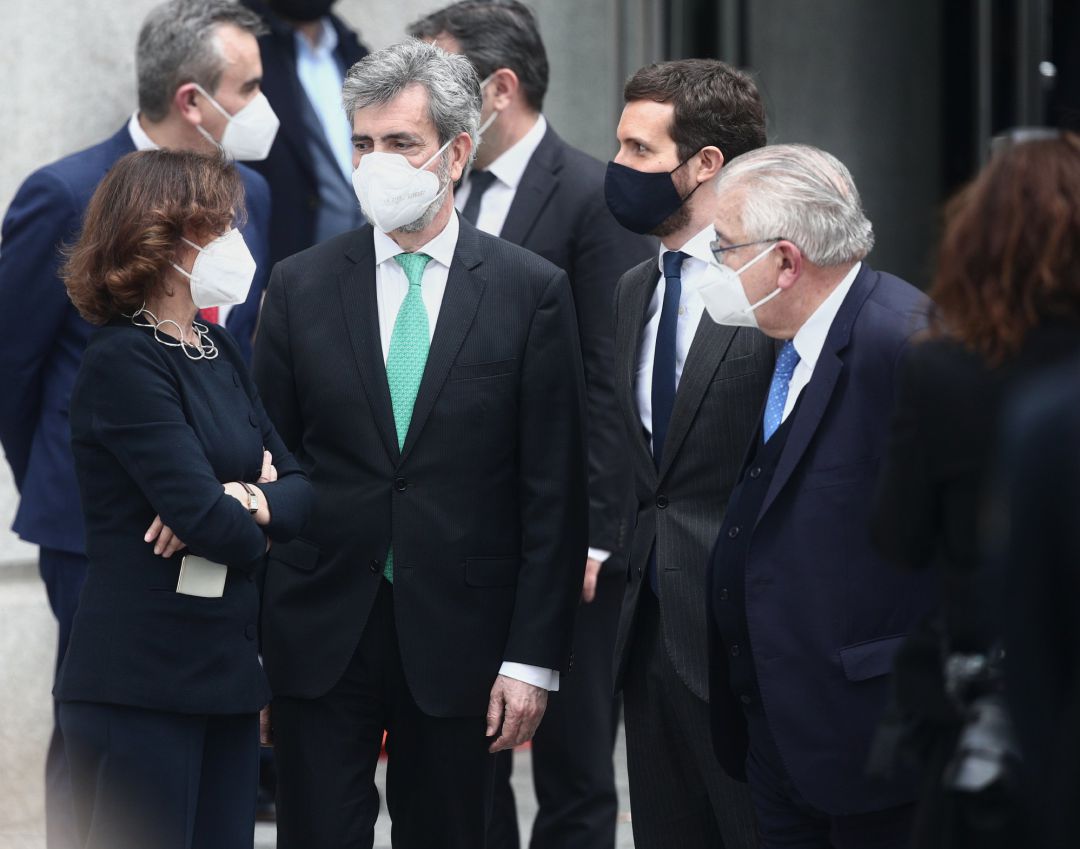 La vicepresidenta primera y ministra de la Presidencia, Relaciones con las Cortes y Memoria Democrática, Carmen Calvo; el presidente del Consejo General del Poder Judicial, Carlos Lesmes; el líder del PP, Pablo Casado; y el presidente del Tribunal Constitucional, Juan José González Rivas La vicepresidenta primera y ministra de la Presidencia, Relaciones con las Cortes y Memoria Democrática, Carmen Calvo; el presidente del Consejo General del Poder Judicial, Carlos Lesmes; el líder del PP, Pablo Casado; y el presidente del Tribunal Constitucional, Juan José González Rivas