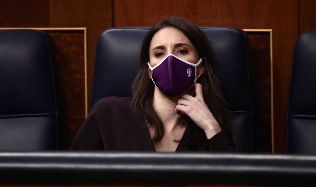 La ministra de Igualdad, Irene Montero, durante una sesión de Control al Gobierno en el Congreso de los Diputados. La ministra de Igualdad, Irene Montero, durante una sesión de Control al Gobierno en el Congreso de los Diputados.