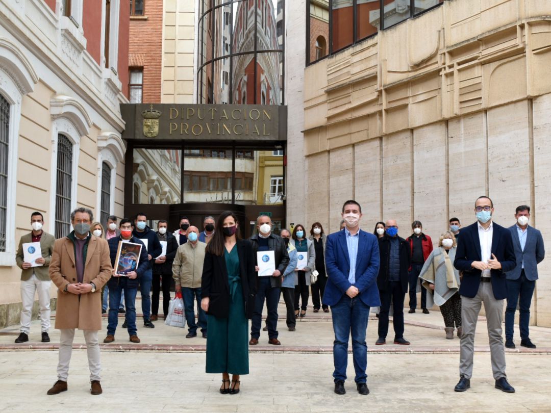 Alcaldes de los municipios que han recibido el certificado 'Starlight' en la Diputación de Albacete. Alcaldes de los municipios que han recibido el certificado 'Starlight' en la Diputación de Albacete.