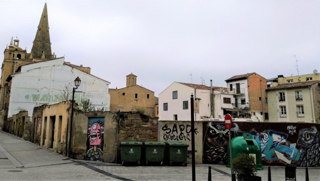 Parcela en la que se va a instalar el Centro de Alto Rendimiento Tecnológico de la firma riojana Bosonit, en el Centro Histórico de Logroño.
Parcela en la que se va a instalar el Centro de Alto Rendimiento Tecnológico de la firma riojana Bosonit, en el Centro Histórico de Logroño.