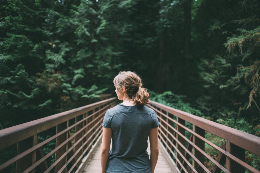 Mujer en la naturaleza Mujer en la naturaleza