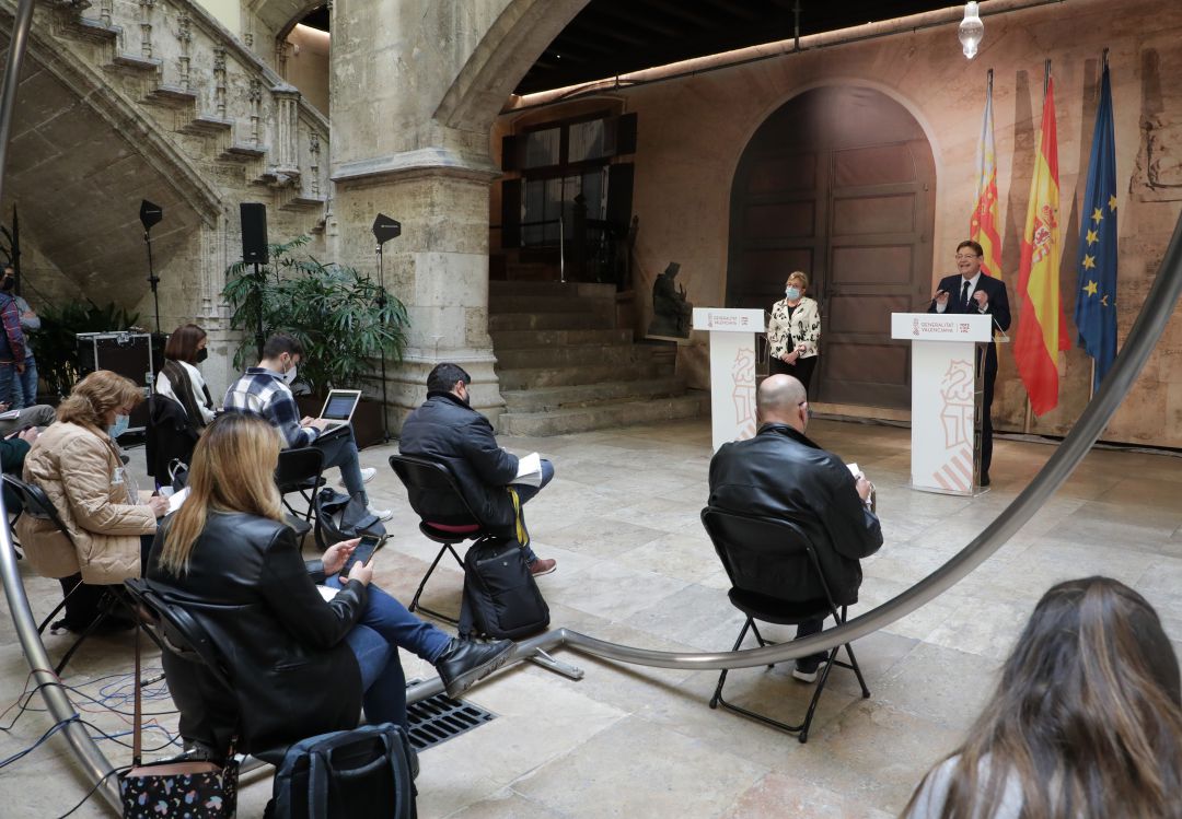 El president de la Generalitat, Ximo Puig y la consellera de Sanitat, Ana Barceló dan cuenta de las medidas adoptadas en la Comisión Interdepartamental de este jueves El president de la Generalitat, Ximo Puig y la consellera de Sanitat, Ana Barceló dan cuenta de las medidas adoptadas en la Comisión Interdepartamental de este jueves